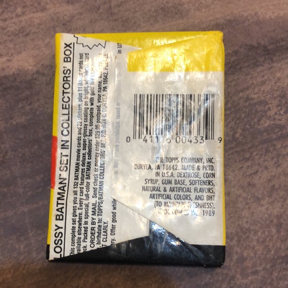 Topps 1989 Batman Factory Sealed wax pack of trading cards. With Woolworth tag. - Picture 2 of 2